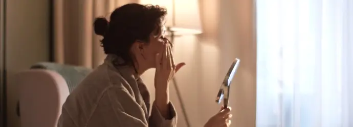 ¿Qué rutina facial aplicar de noche?