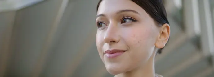 ¿Cómo desmaquillar piel acnéica?